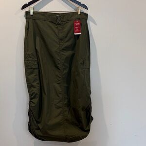 NWT Casual Green Maxi Skirt with Pockets